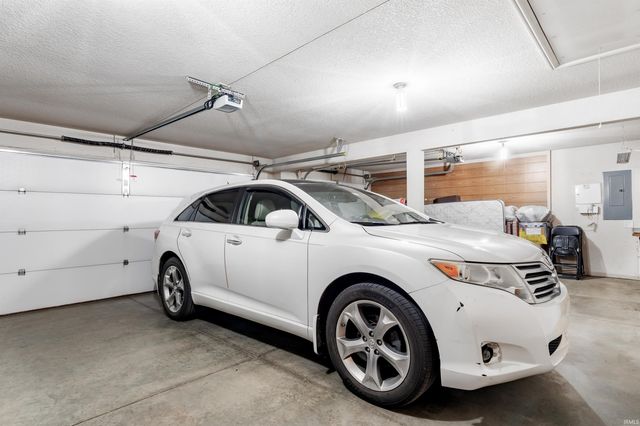 13084 Claret Court, Fort Wayne, IN 46845