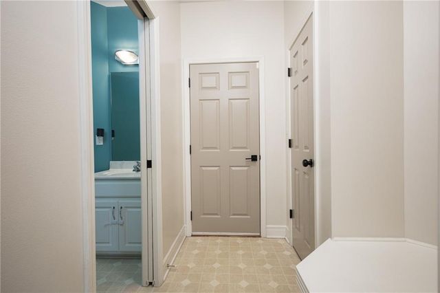 909 S Ann Street, Independence, MO 64056