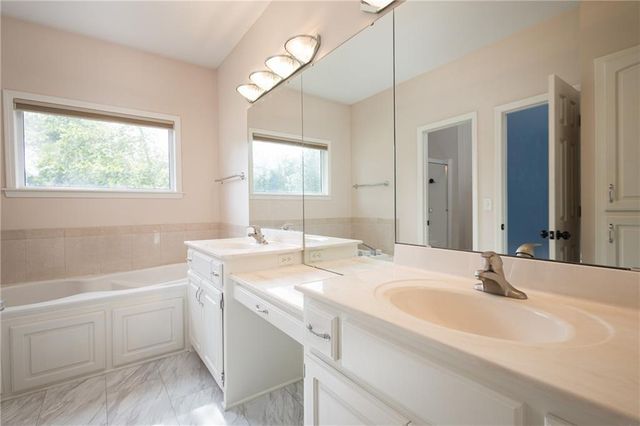 909 S Ann Street, Independence, MO 64056