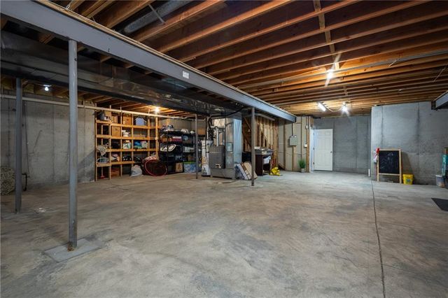 909 S Ann Street, Independence, MO 64056