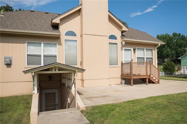 909 S Ann Street, Independence, MO 64056