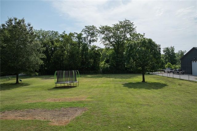 909 S Ann Street, Independence, MO 64056