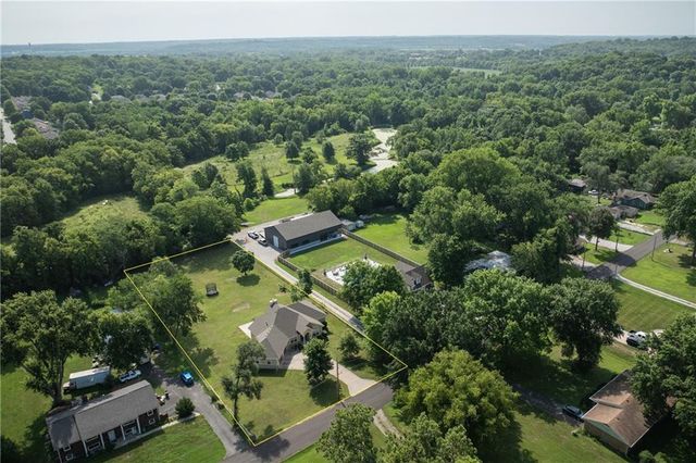 909 S Ann Street, Independence, MO 64056