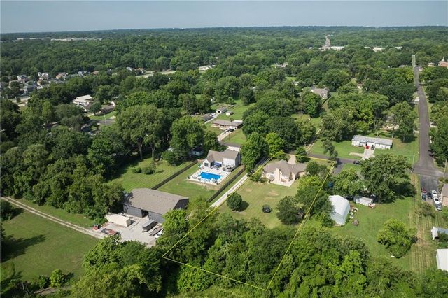 909 S Ann Street, Independence, MO 64056
