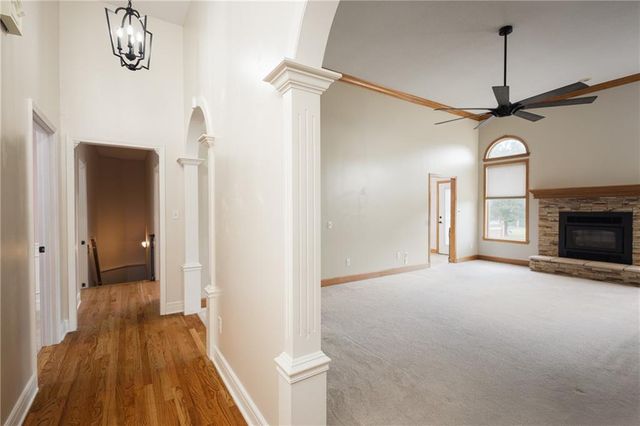 909 S Ann Street, Independence, MO 64056