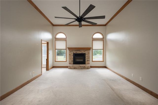 909 S Ann Street, Independence, MO 64056
