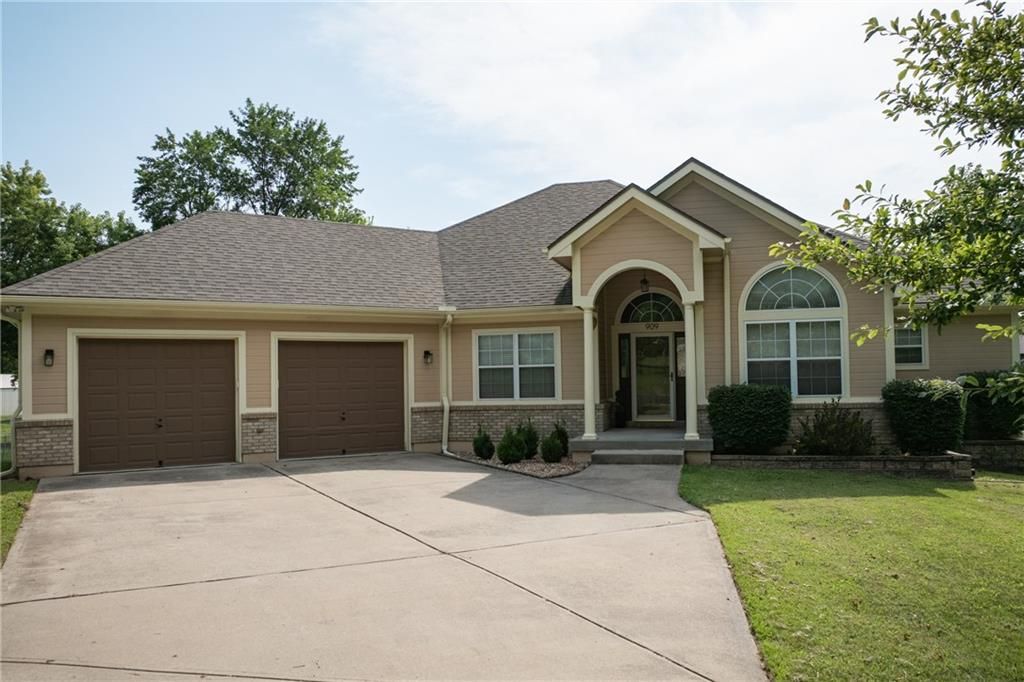 909 S Ann Street, Independence, MO 64056