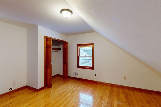 10 Depot Rd, Leverett, MA 01054