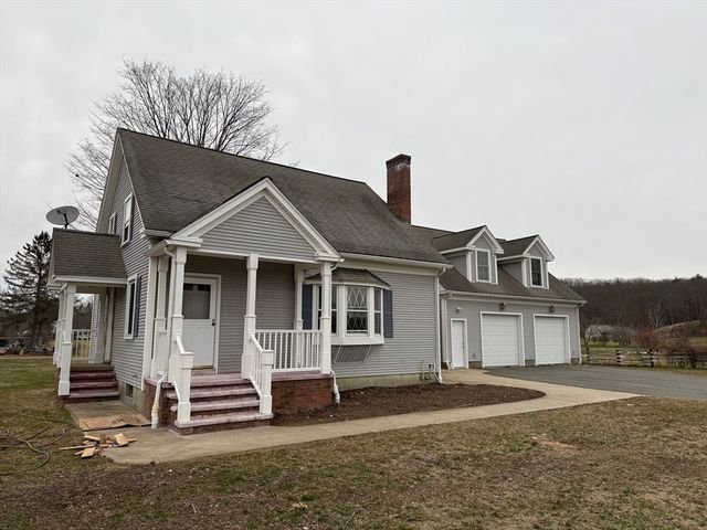 10 Depot Rd, Leverett, MA 01054