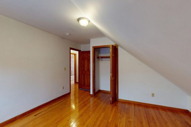 10 Depot Rd, Leverett, MA 01054