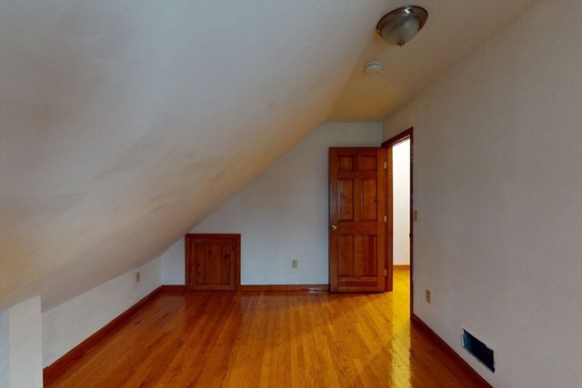 10 Depot Rd, Leverett, MA 01054