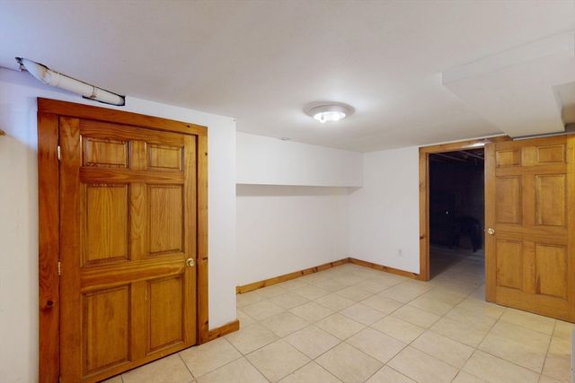 10 Depot Rd, Leverett, MA 01054