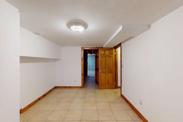 10 Depot Rd, Leverett, MA 01054