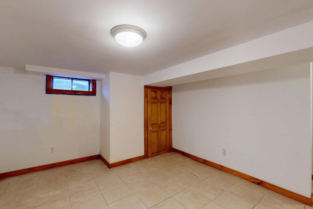 10 Depot Rd, Leverett, MA 01054