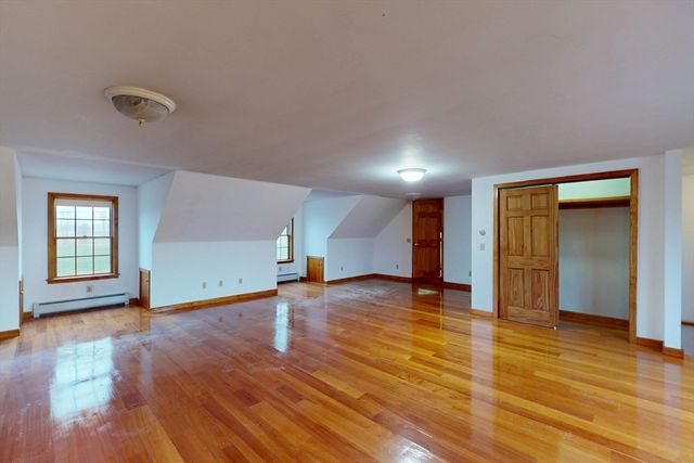 10 Depot Rd, Leverett, MA 01054