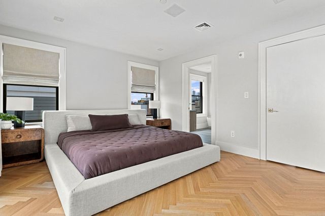 532 E. 3rd Street PH5, Boston, MA 02127