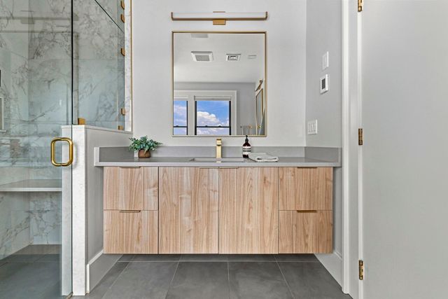 532 E. 3rd Street PH5, Boston, MA 02127