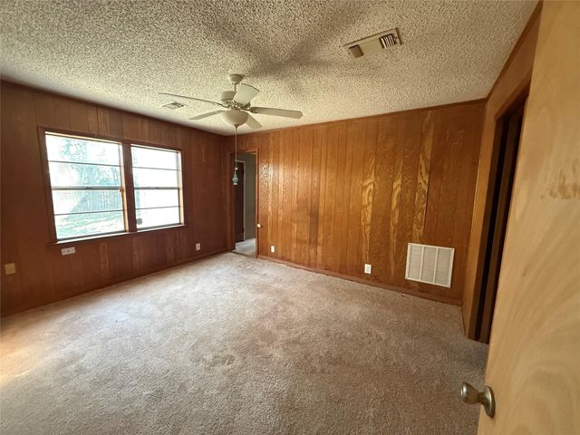 904 11th Street, Texas City, TX 77590