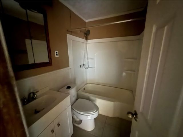 904 11th Street, Texas City, TX 77590