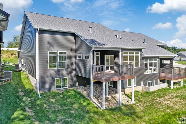 1360 Heights Court, Bettendorf, IA 52722