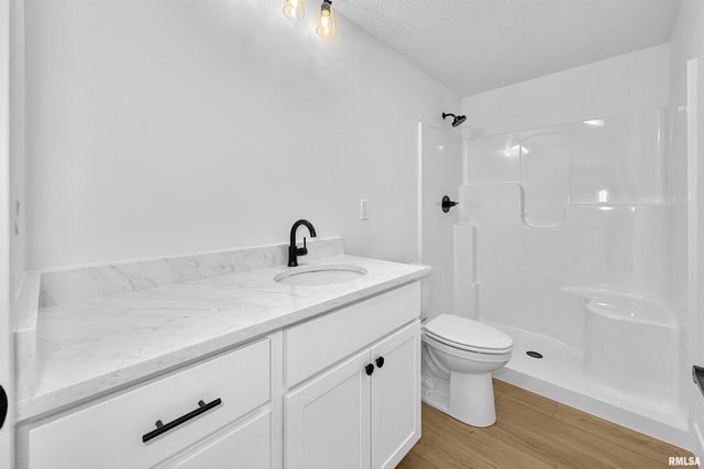 1360 Heights Court, Bettendorf, IA 52722