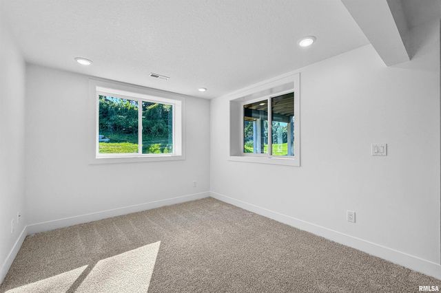 1360 Heights Court, Bettendorf, IA 52722