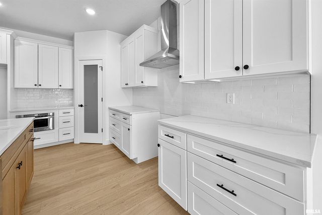 1360 Heights Court, Bettendorf, IA 52722