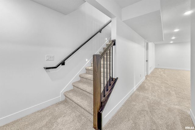 1360 Heights Court, Bettendorf, IA 52722