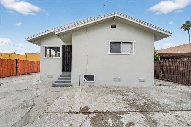 1043 W 95th Street, Los Angeles, CA 90044