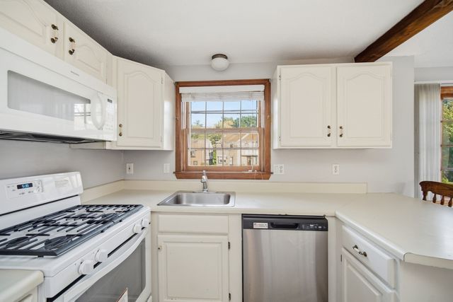 30 Scotty Hollow Dr D, Chelmsford, MA 01824