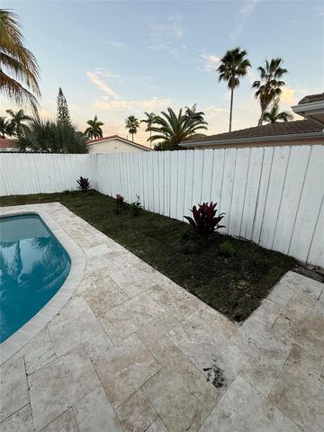 5950 NE 28th Avenue, Fort Lauderdale, FL 33308