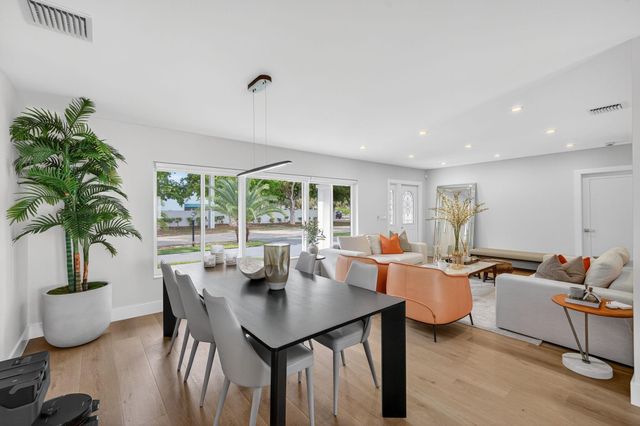 5950 NE 28th Avenue, Fort Lauderdale, FL 33308