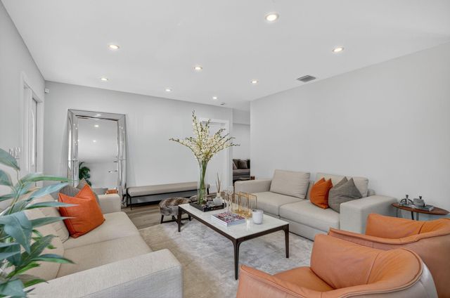 5950 NE 28th Avenue, Fort Lauderdale, FL 33308