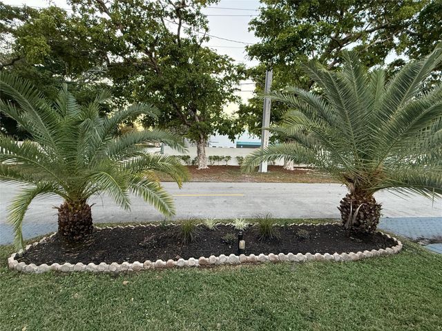 5950 NE 28th Avenue, Fort Lauderdale, FL 33308