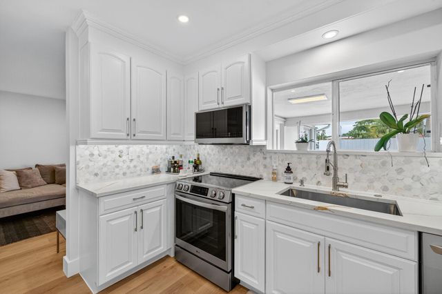 5950 NE 28th Avenue, Fort Lauderdale, FL 33308