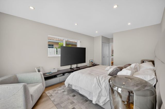 5950 NE 28th Avenue, Fort Lauderdale, FL 33308