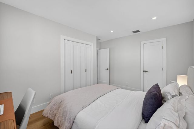 5950 NE 28th Avenue, Fort Lauderdale, FL 33308