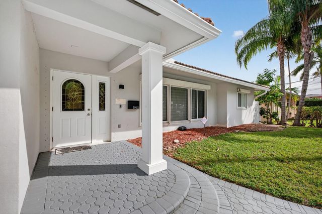 5950 NE 28th Avenue, Fort Lauderdale, FL 33308