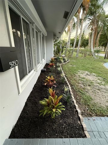 5950 NE 28th Avenue, Fort Lauderdale, FL 33308