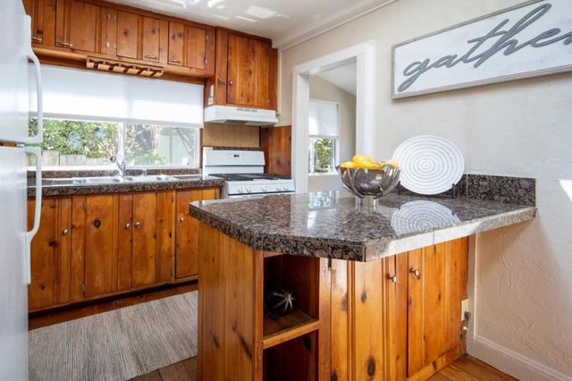 136 2nd Street, Pacific Grove, CA 93950