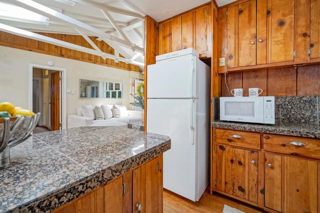 136 2nd Street, Pacific Grove, CA 93950
