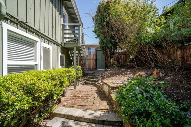 136 2nd Street, Pacific Grove, CA 93950