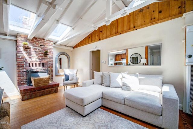 136 2nd Street, Pacific Grove, CA 93950