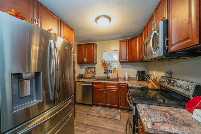 208 E Center St, White Oak, TX 75693