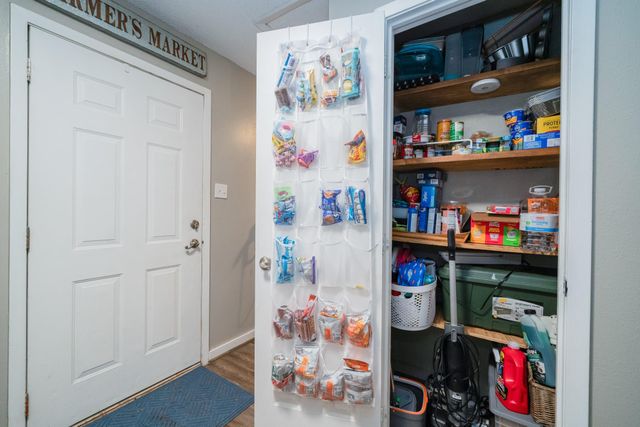 208 E Center St, White Oak, TX 75693