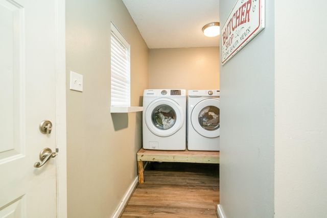 208 E Center St, White Oak, TX 75693