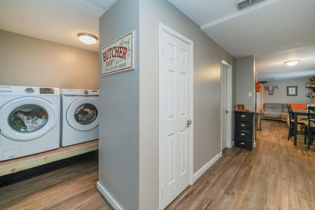 208 E Center St, White Oak, TX 75693