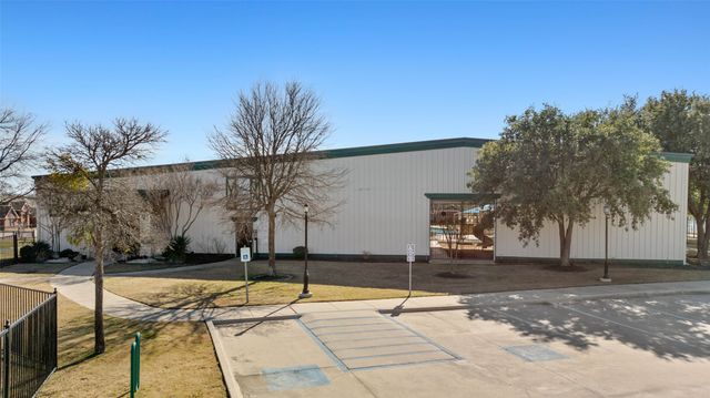 2617 Hollow Ridge Drive, Denton, TX 76210