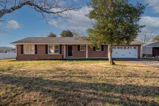 2135 Stacy Ln, Lawrenceburg, TN 38464