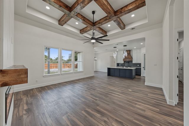 305 Hobbs Avenue, Boyd, TX 76023